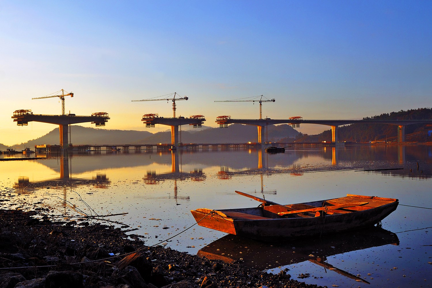 2024 콘크리트문화사진전 / 일반부 장려상 /  유재면 / 작품명: 벌교대교 건설