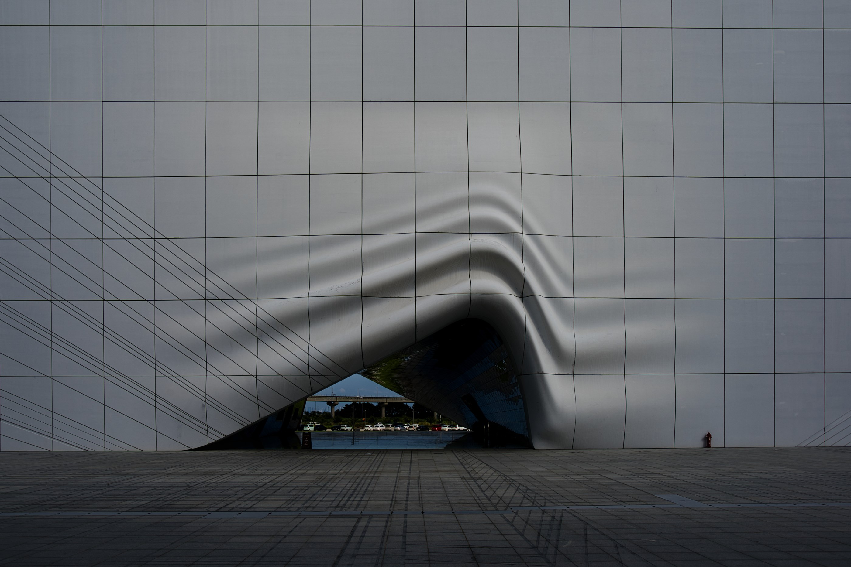 2025 콘크리트문화사진전 / 학생부 최우수상 / 명지대학교 오의찬 / 작품명: 유려한 곡선