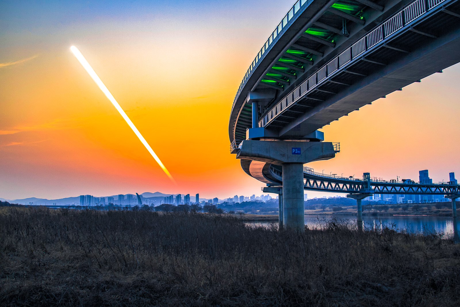 2025 콘크리트문화사진전 / 일반부 우수상 / 개인 이인형 / 작품명: 콘크리트 빛을 담다